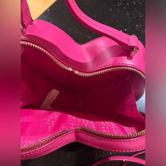 NWOT Kate Spade Pink Heart Shaped Flirt Crossbody handbag with removable strap - Picture 9 of 14